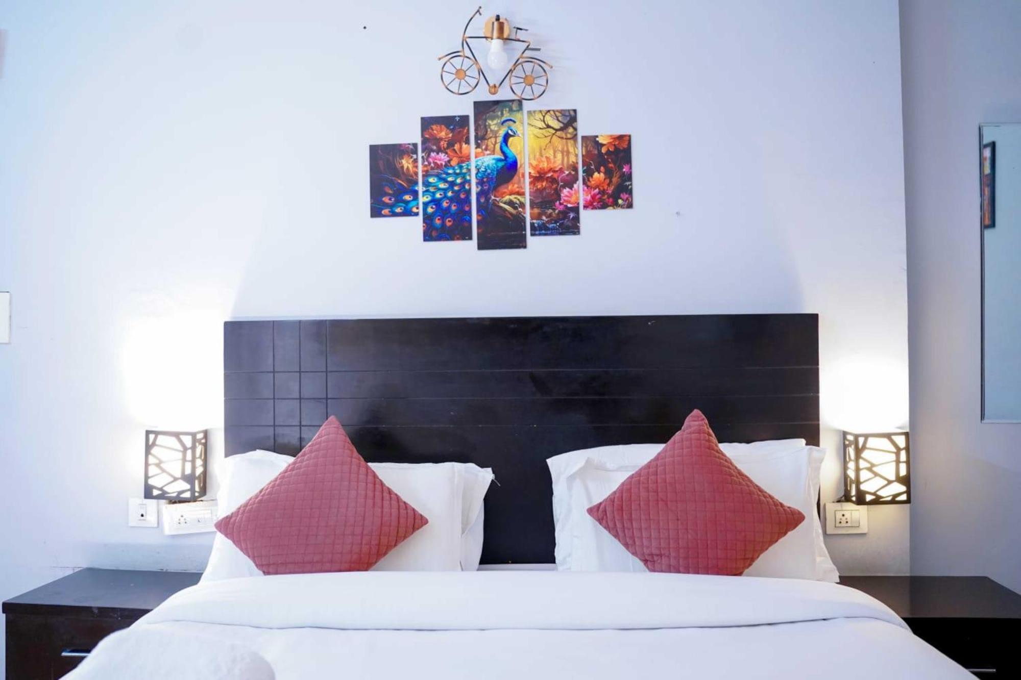 Vrindavan Dreams Hotel And Suites المظهر الخارجي الصورة