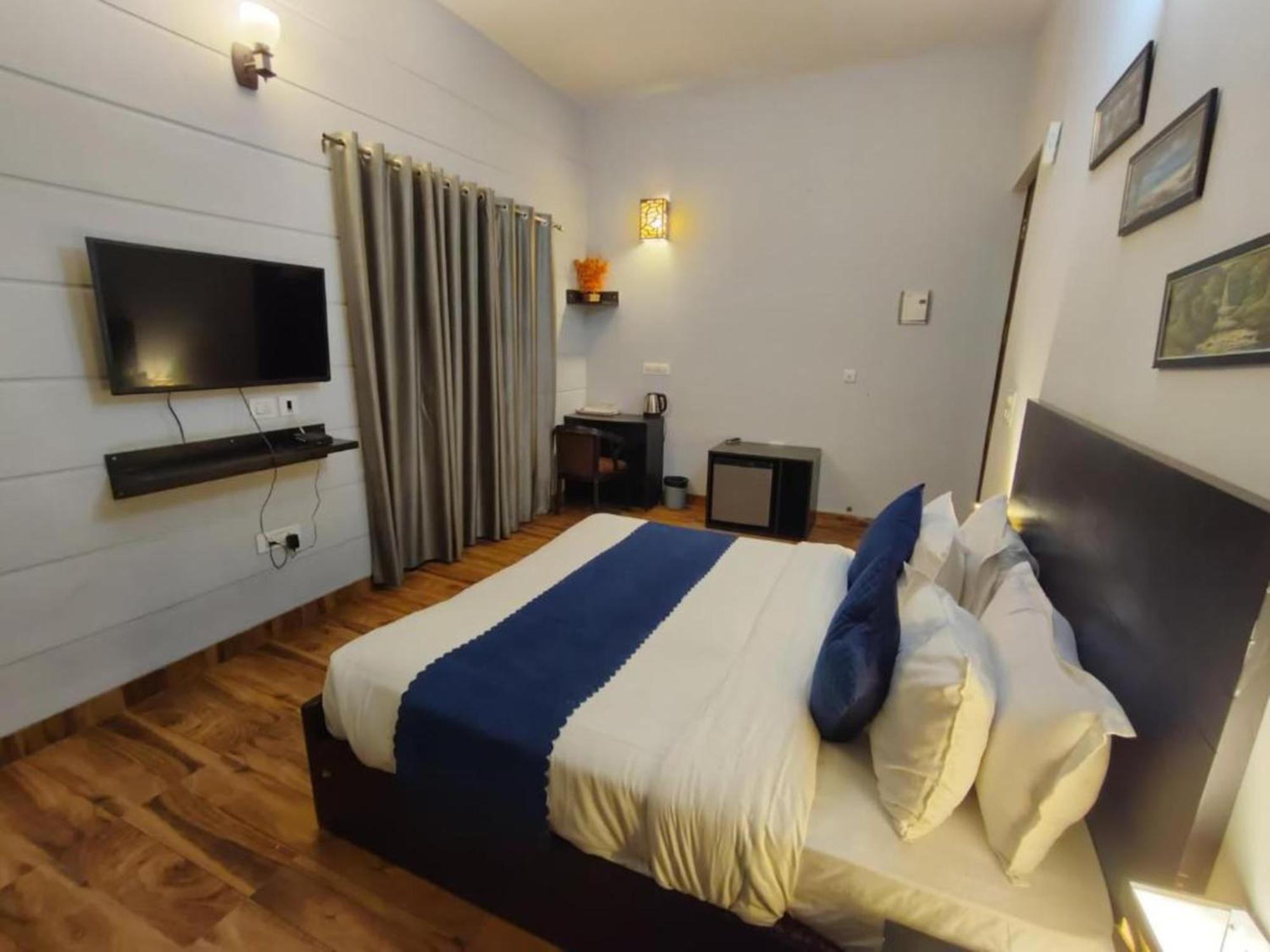 Vrindavan Dreams Hotel And Suites المظهر الخارجي الصورة
