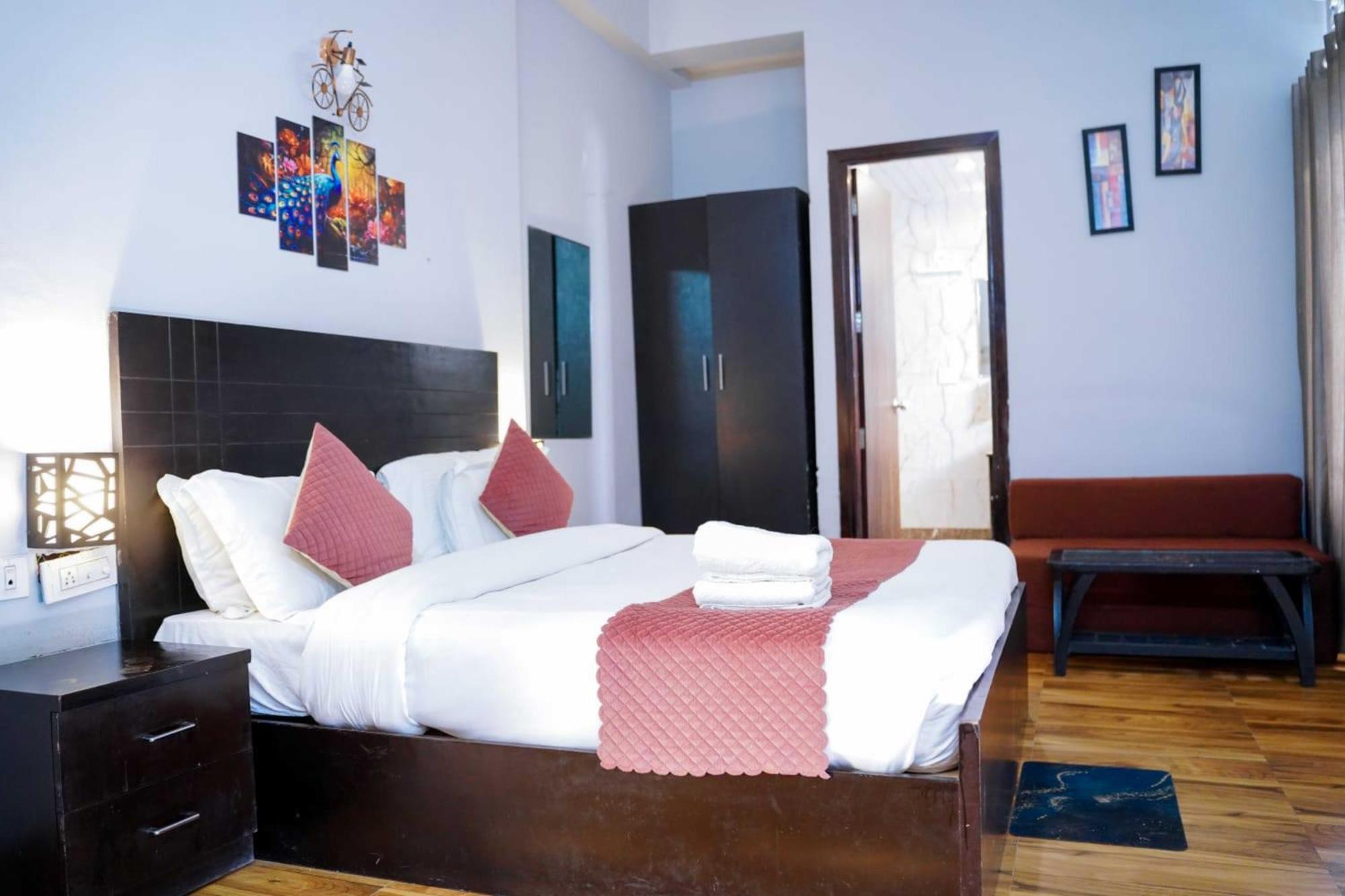 Vrindavan Dreams Hotel And Suites المظهر الخارجي الصورة