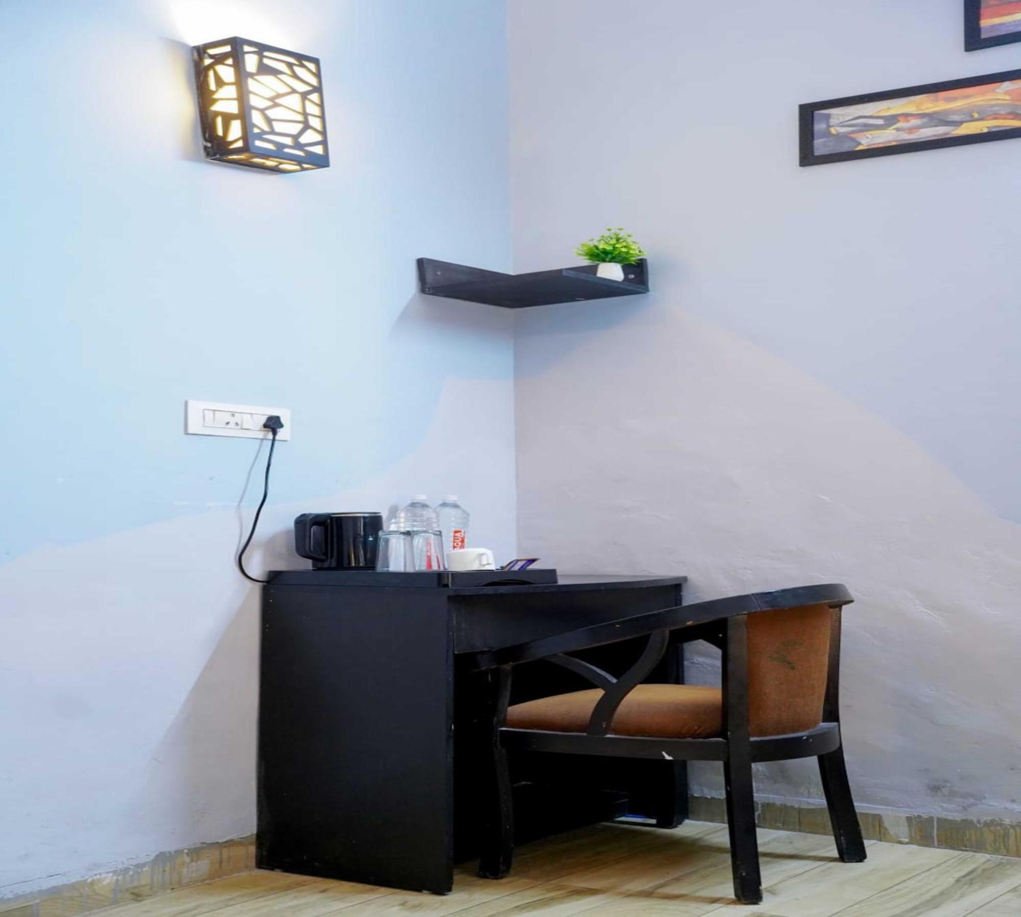 Vrindavan Dreams Hotel And Suites المظهر الخارجي الصورة