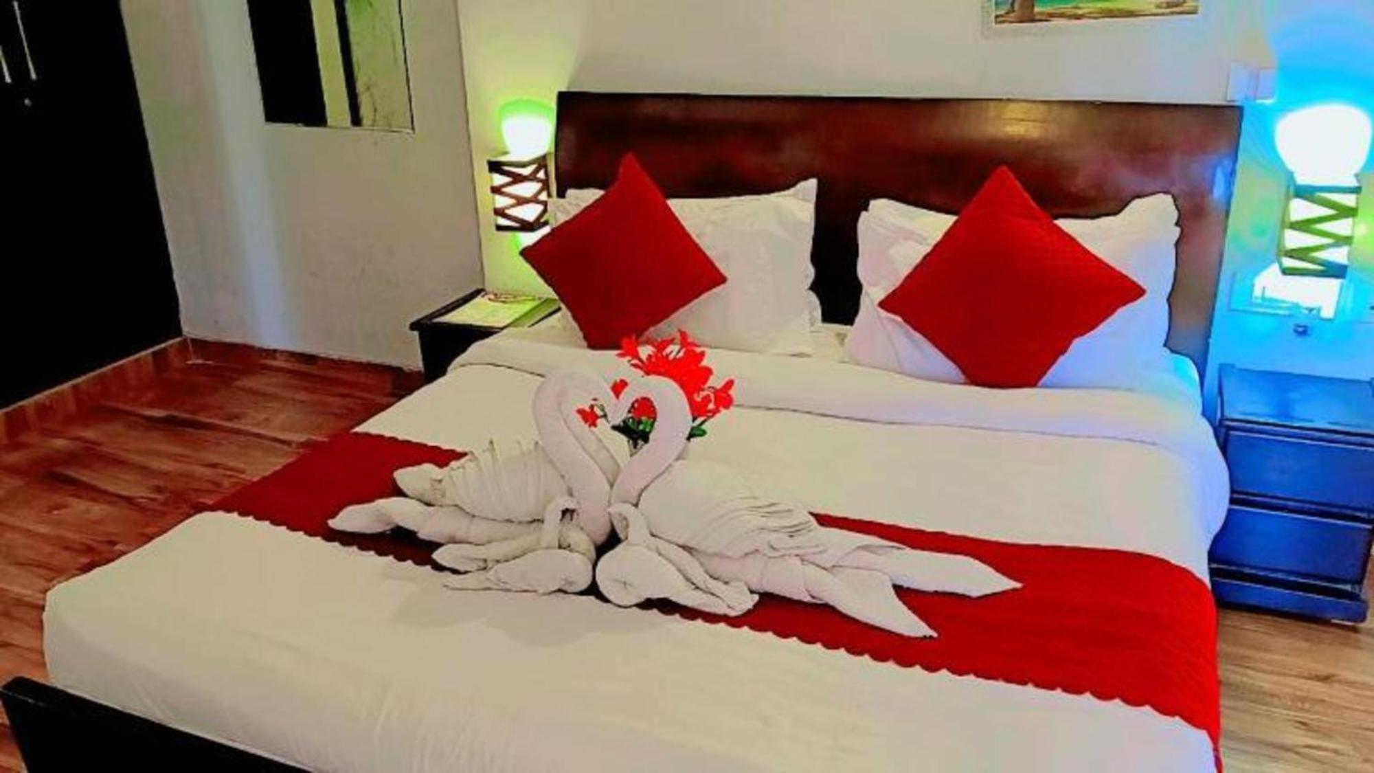 Vrindavan Dreams Hotel And Suites المظهر الخارجي الصورة