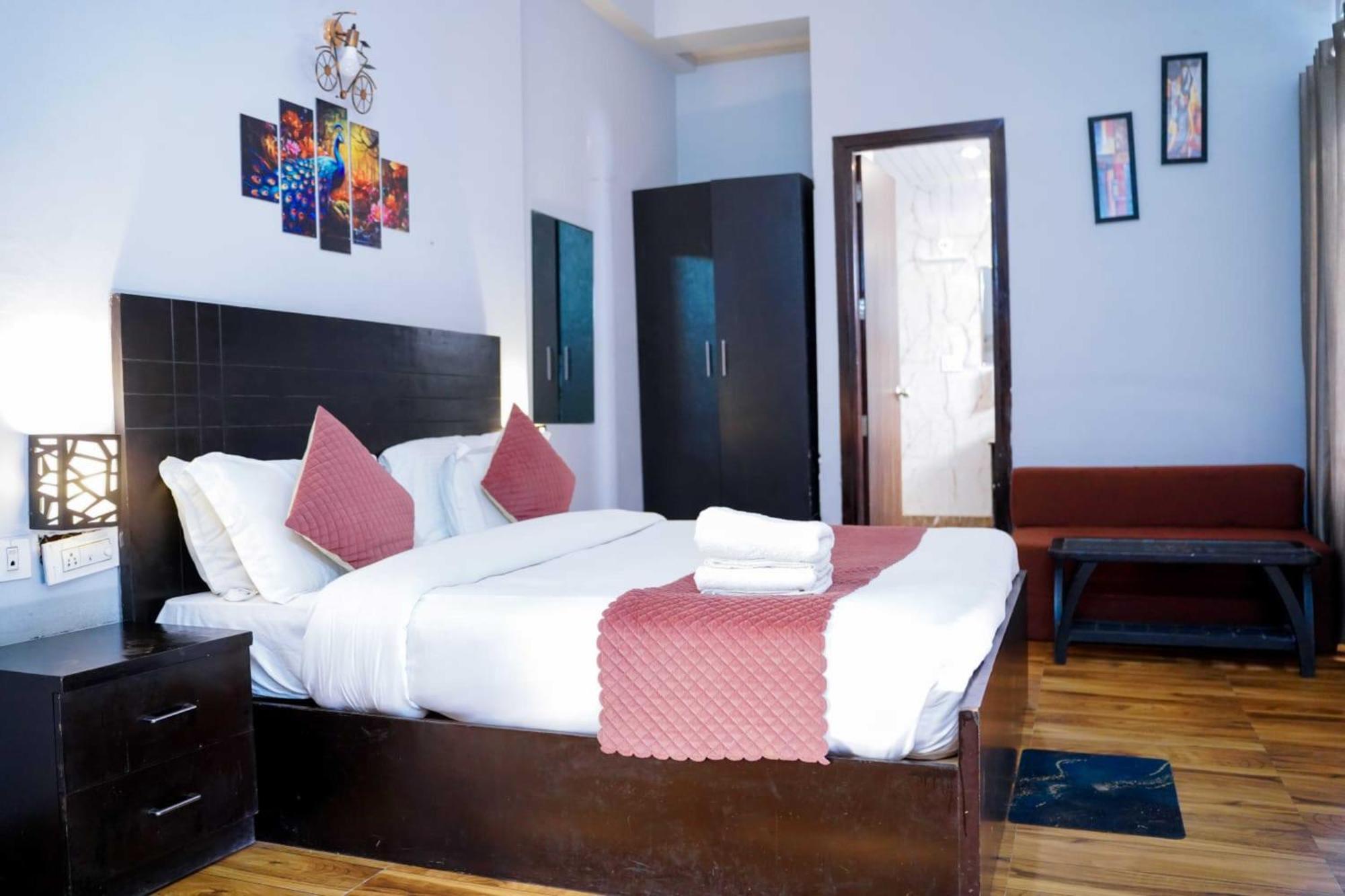 Vrindavan Dreams Hotel And Suites المظهر الخارجي الصورة