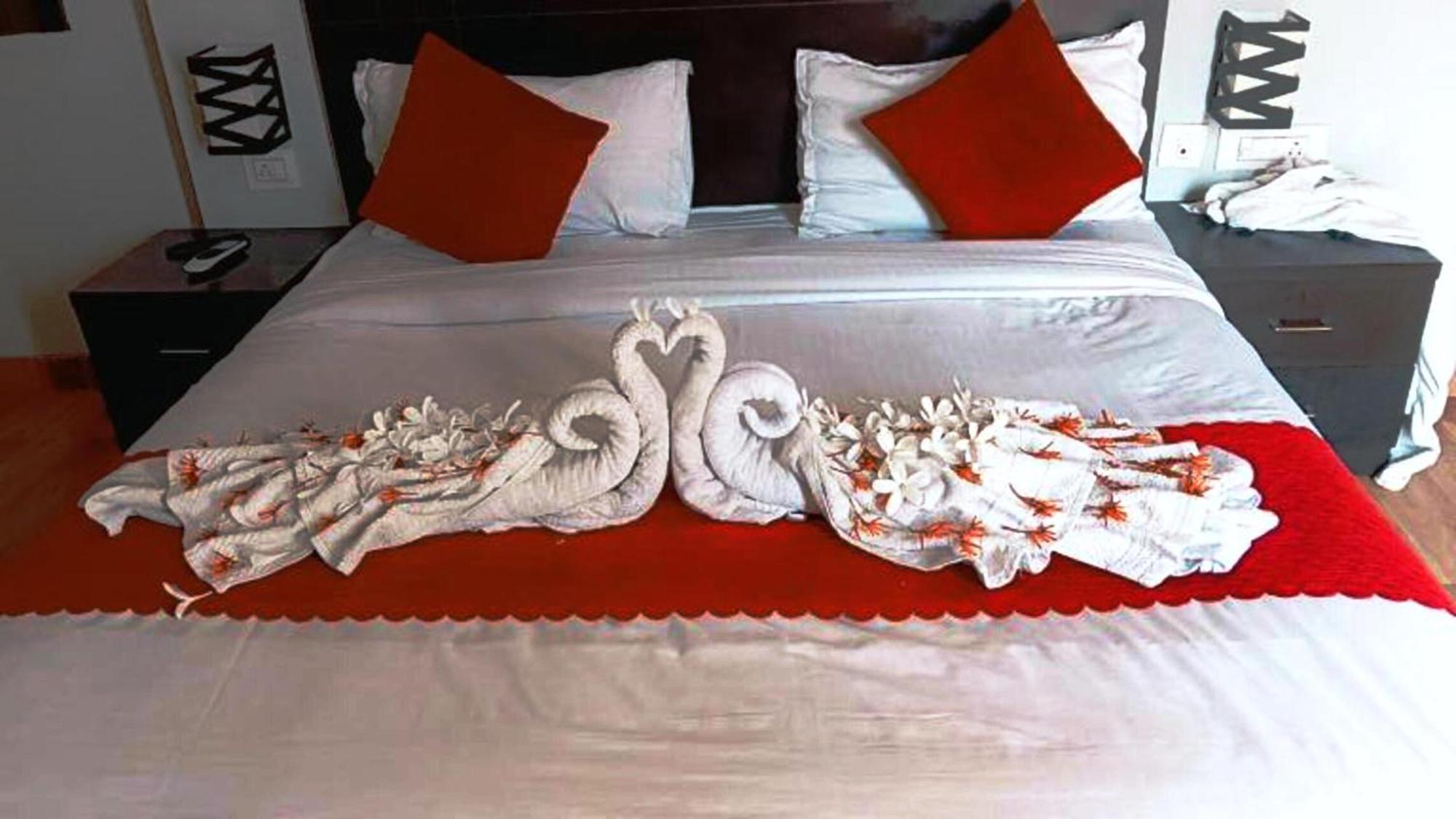 Vrindavan Dreams Hotel And Suites المظهر الخارجي الصورة