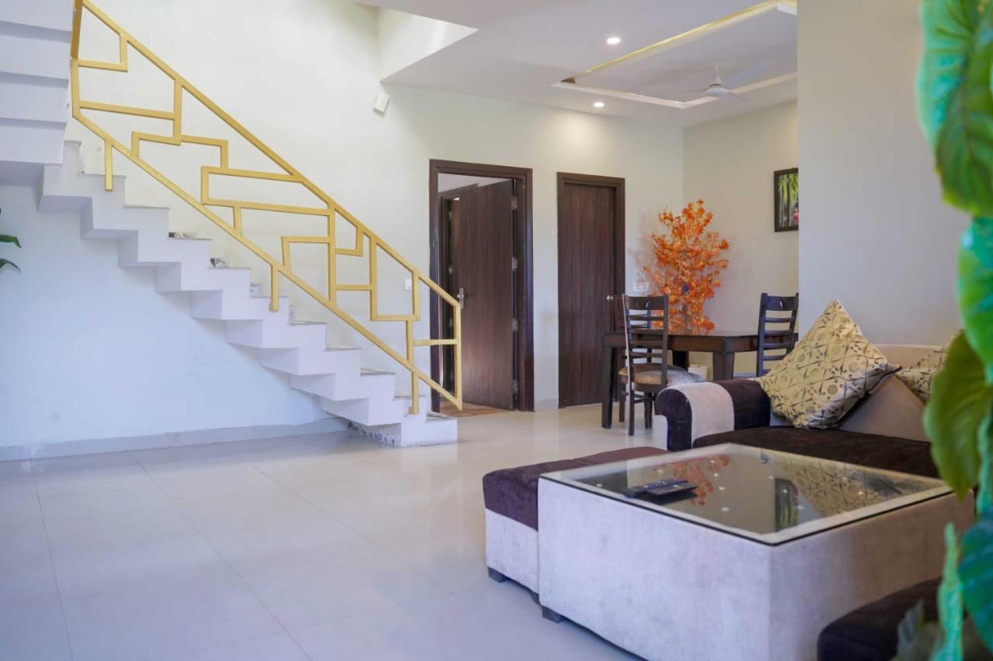 Vrindavan Dreams Hotel And Suites المظهر الخارجي الصورة