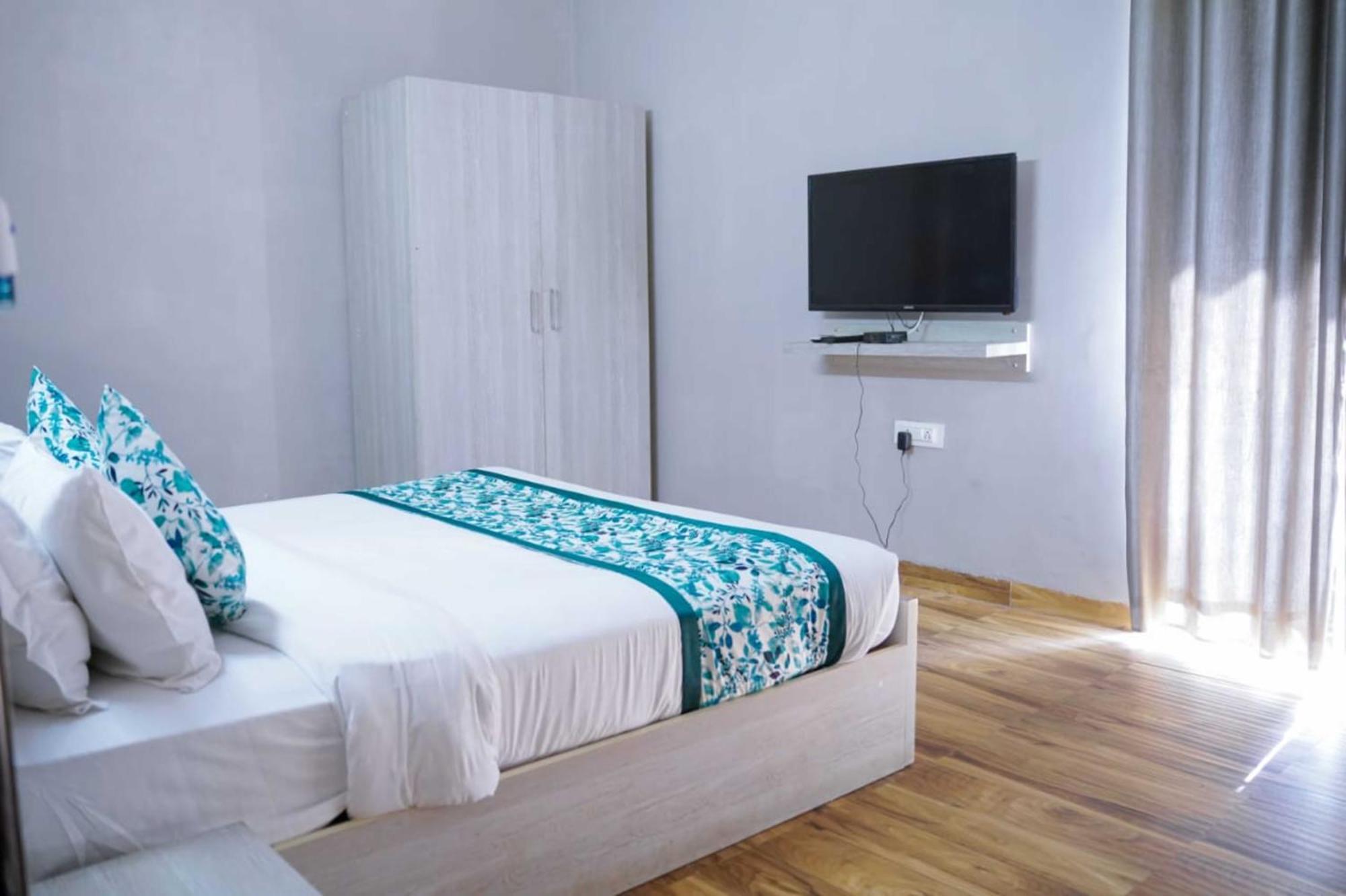 Vrindavan Dreams Hotel And Suites المظهر الخارجي الصورة