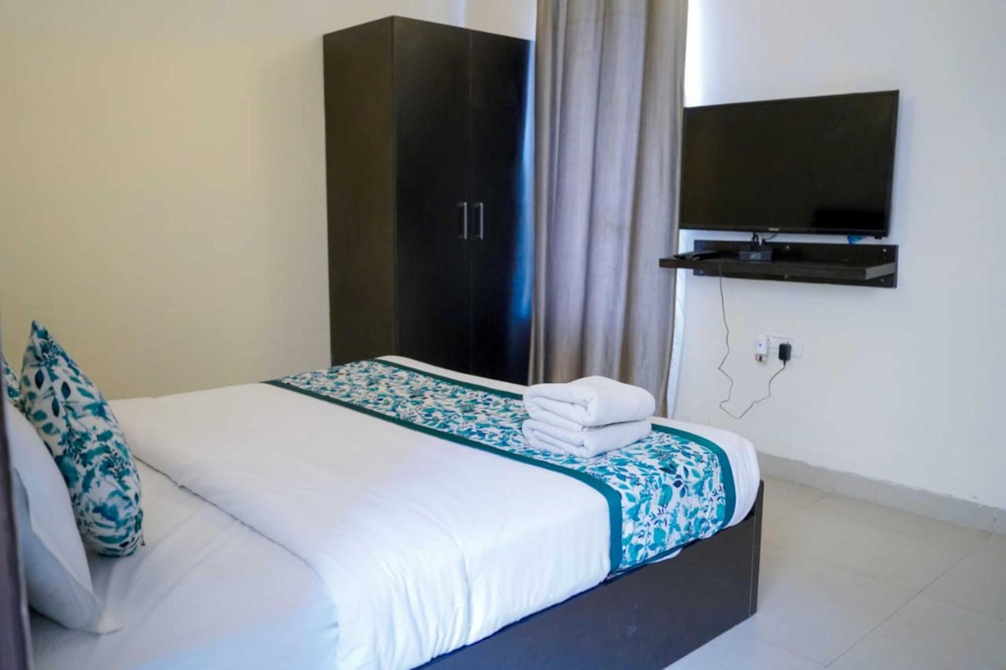 Vrindavan Dreams Hotel And Suites المظهر الخارجي الصورة