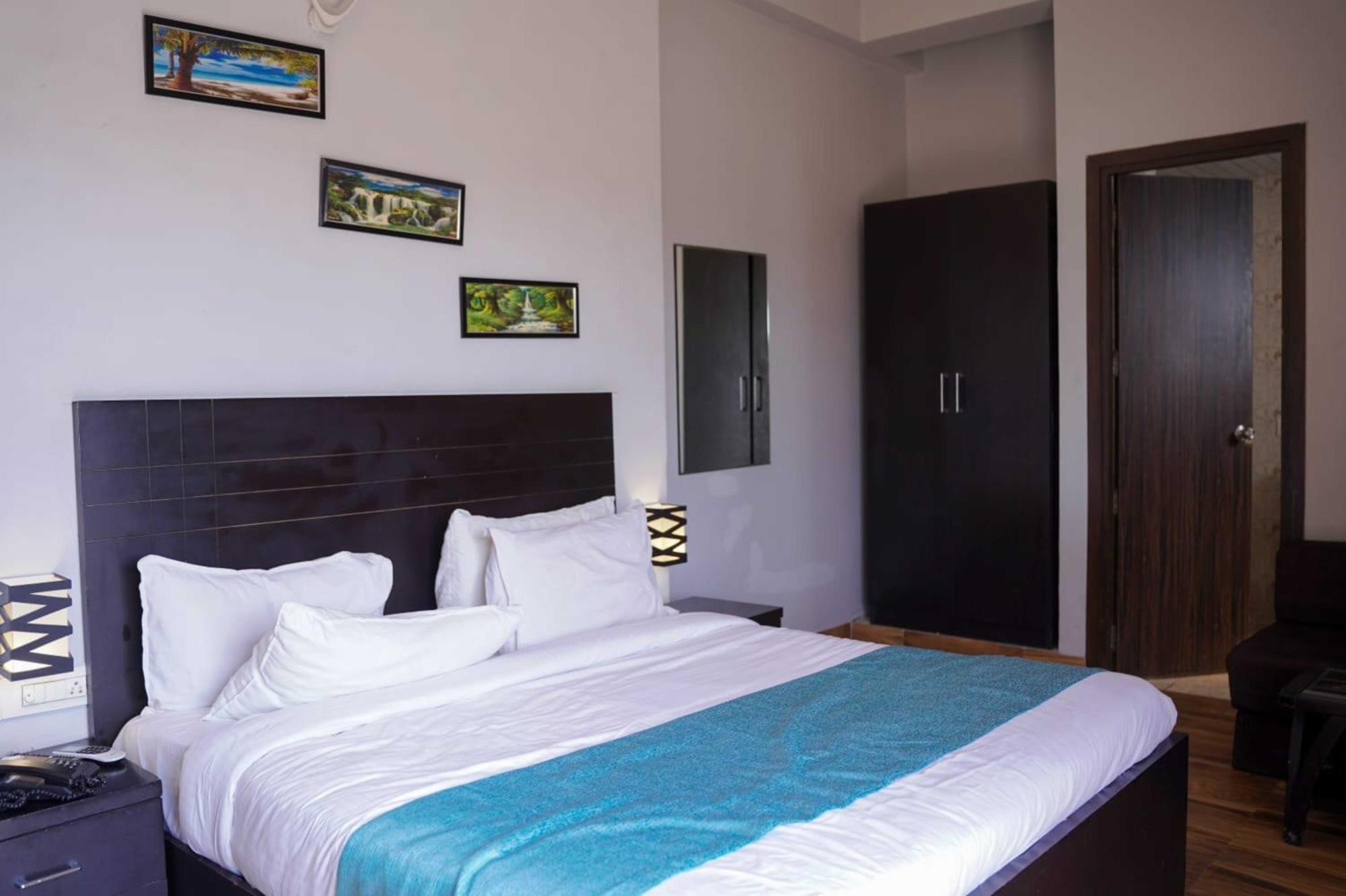 Vrindavan Dreams Hotel And Suites المظهر الخارجي الصورة