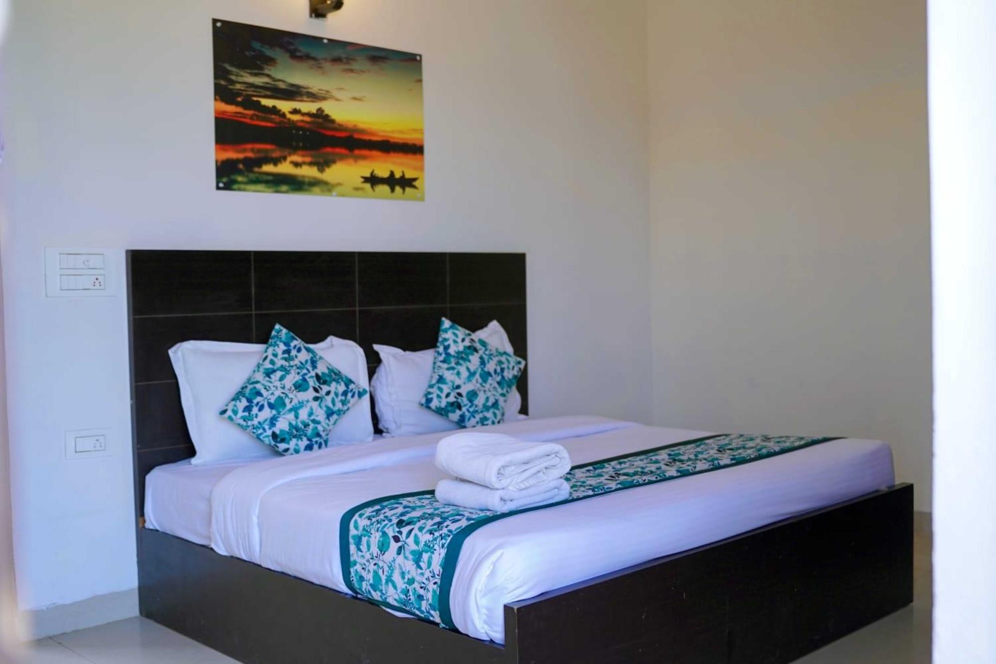 Vrindavan Dreams Hotel And Suites المظهر الخارجي الصورة