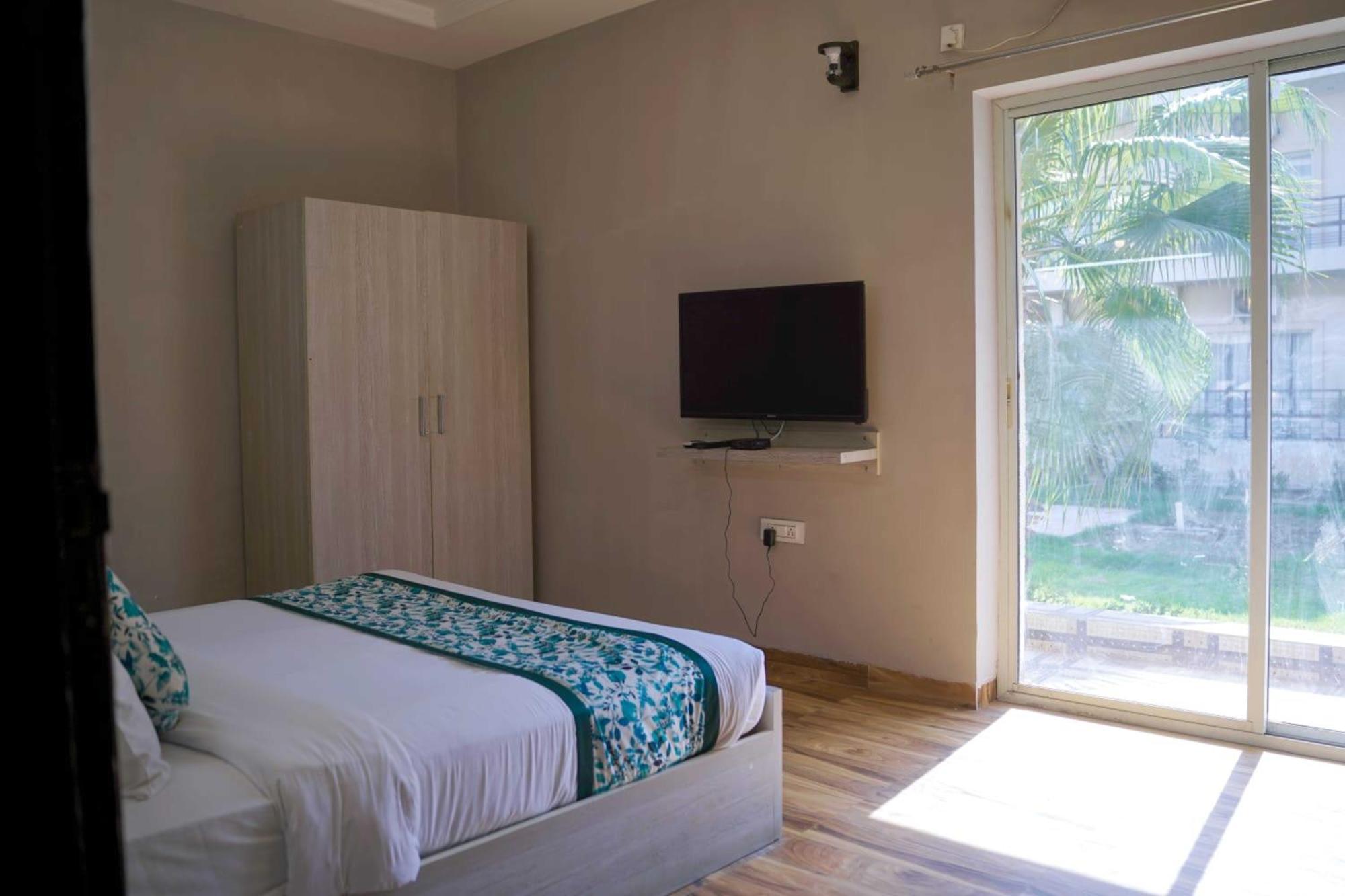 Vrindavan Dreams Hotel And Suites المظهر الخارجي الصورة