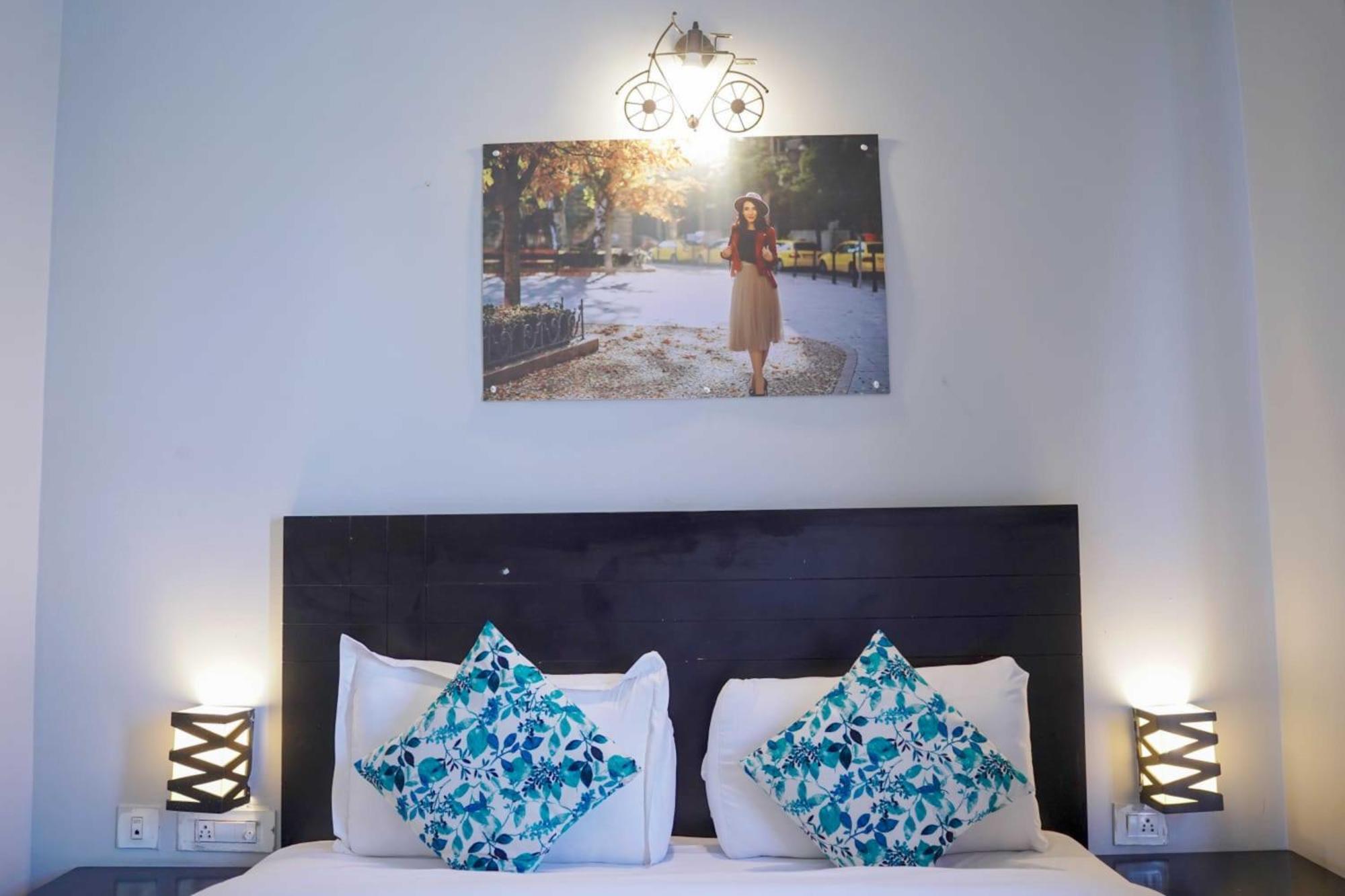Vrindavan Dreams Hotel And Suites المظهر الخارجي الصورة